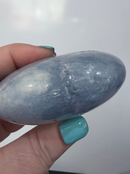 Blue Calcite Chubby Heart– 263g - 7.5cm