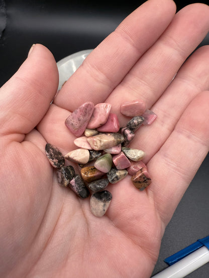 Rhodonite Chips 50gm