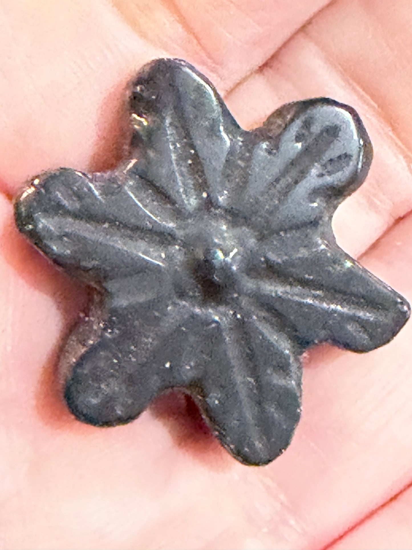 Snowflake Crystal 3cm Mini Carving – Various Materials