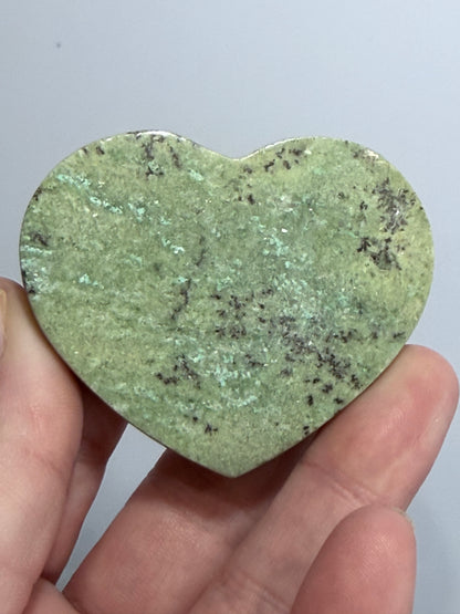 Madagascan Chrysoprase Free Standing Heart – 5.5cm A