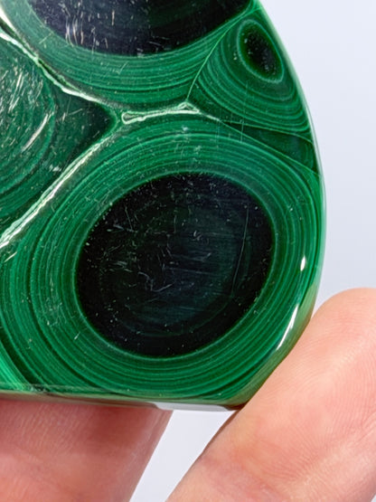 Malachite Freeform With Stand – 5.7cm (B)