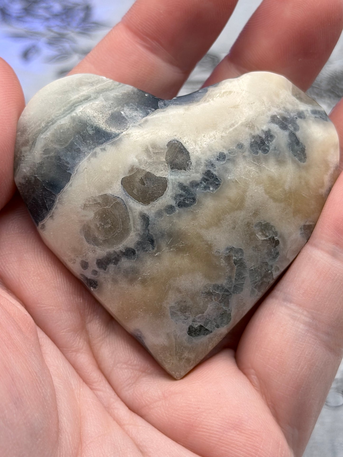 Fluorite in Matrix Heart – UV Reactive 
100g | 6 x 5.6cm