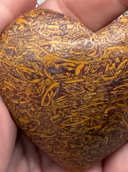 Calligraphy Stone Heart (Calligraphy Jasper / Mariyam Jasper) – 113g | 6 x 5.4cm