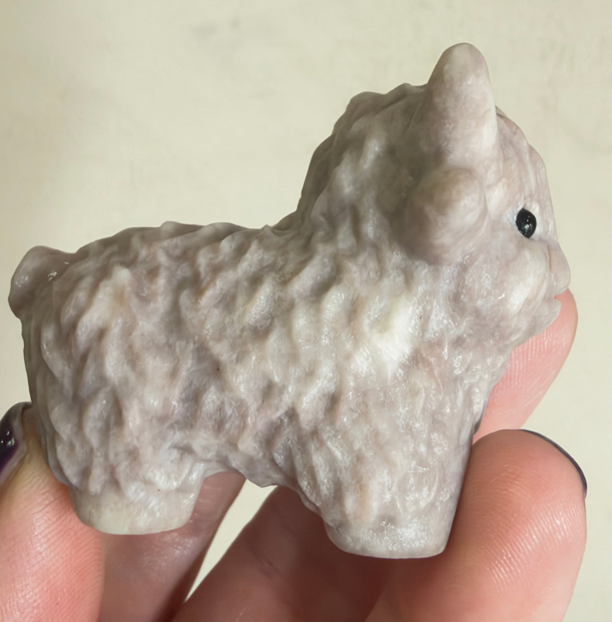 Blush Pink & Cream Highland Cow Carving – 5–6 cm