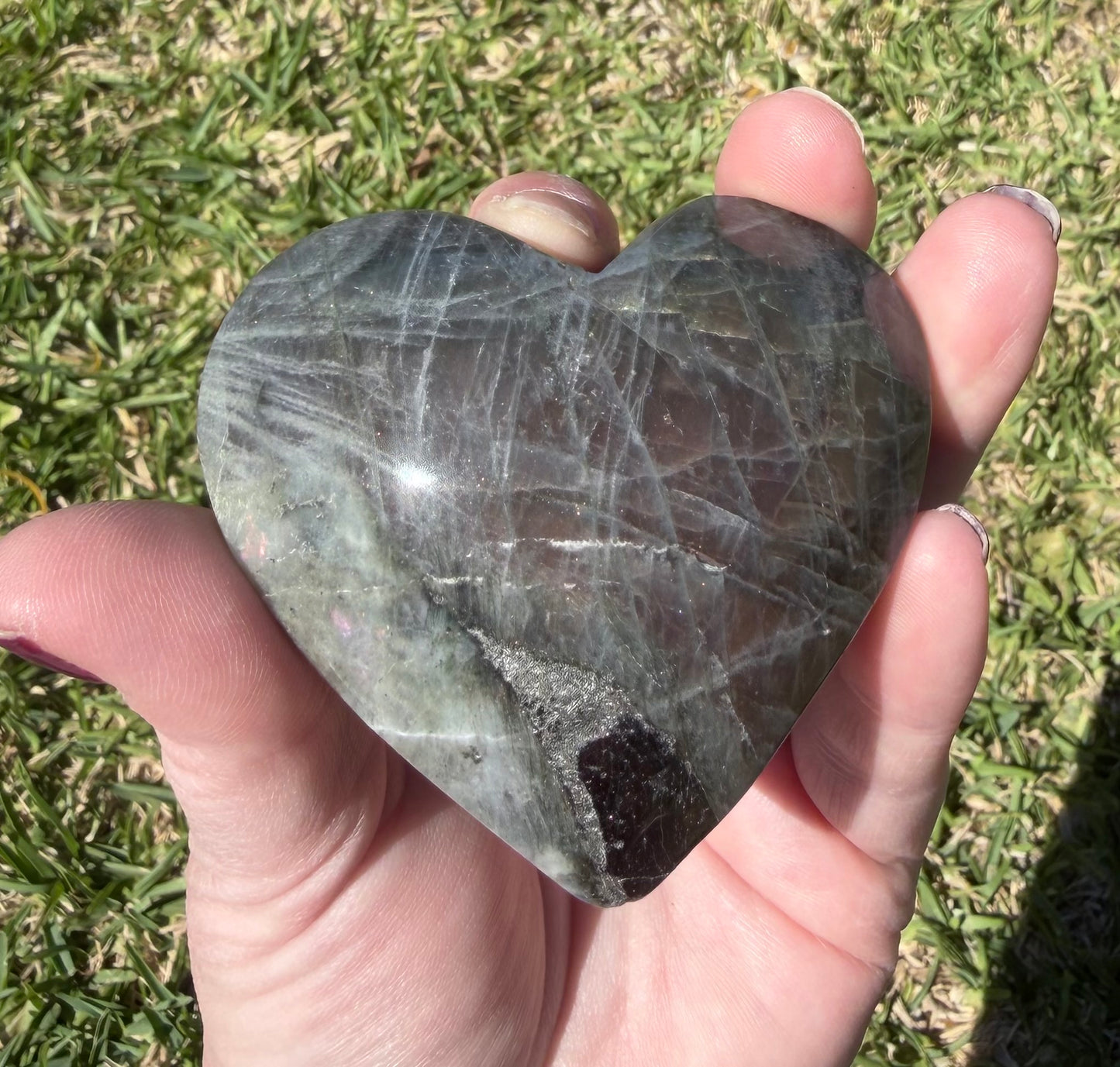 Labradorite High Flash Heart Carving – 187g (7.1 x 6.5cm)