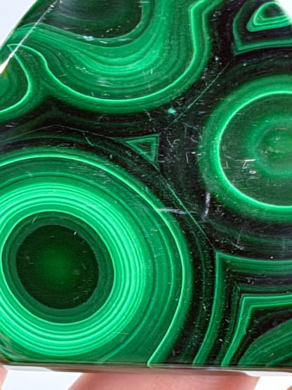 Malachite Freeform With Stand – 5.7cm (B)
