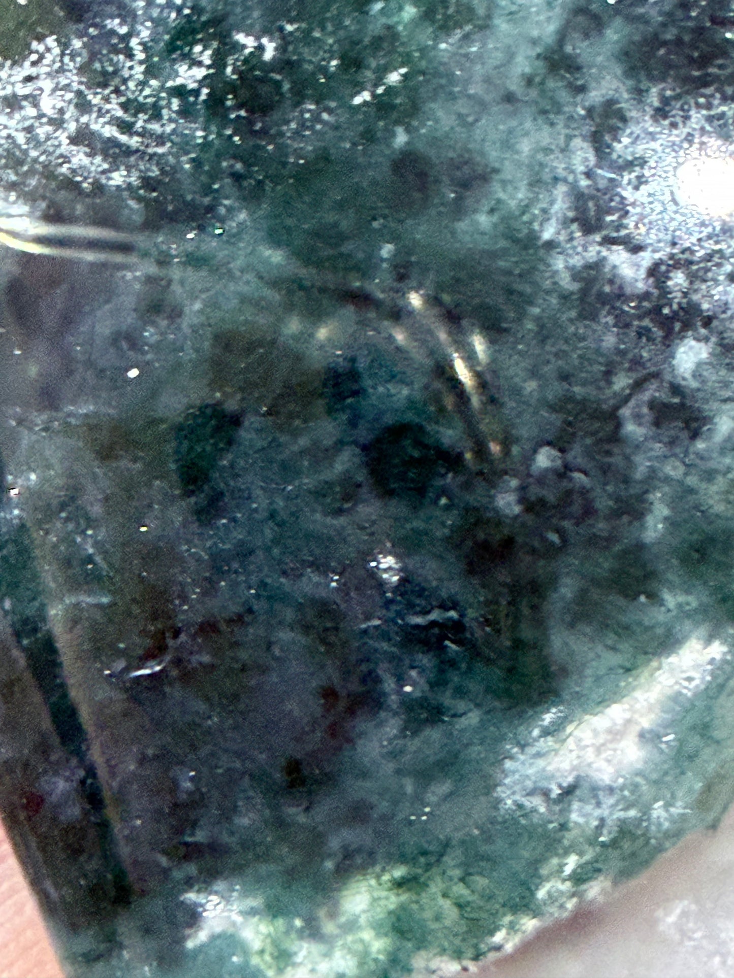 Natural Moss Agate Heart – Crystal Heart with Quartz Feature | 6.6 x 5.8 cm | 79g D