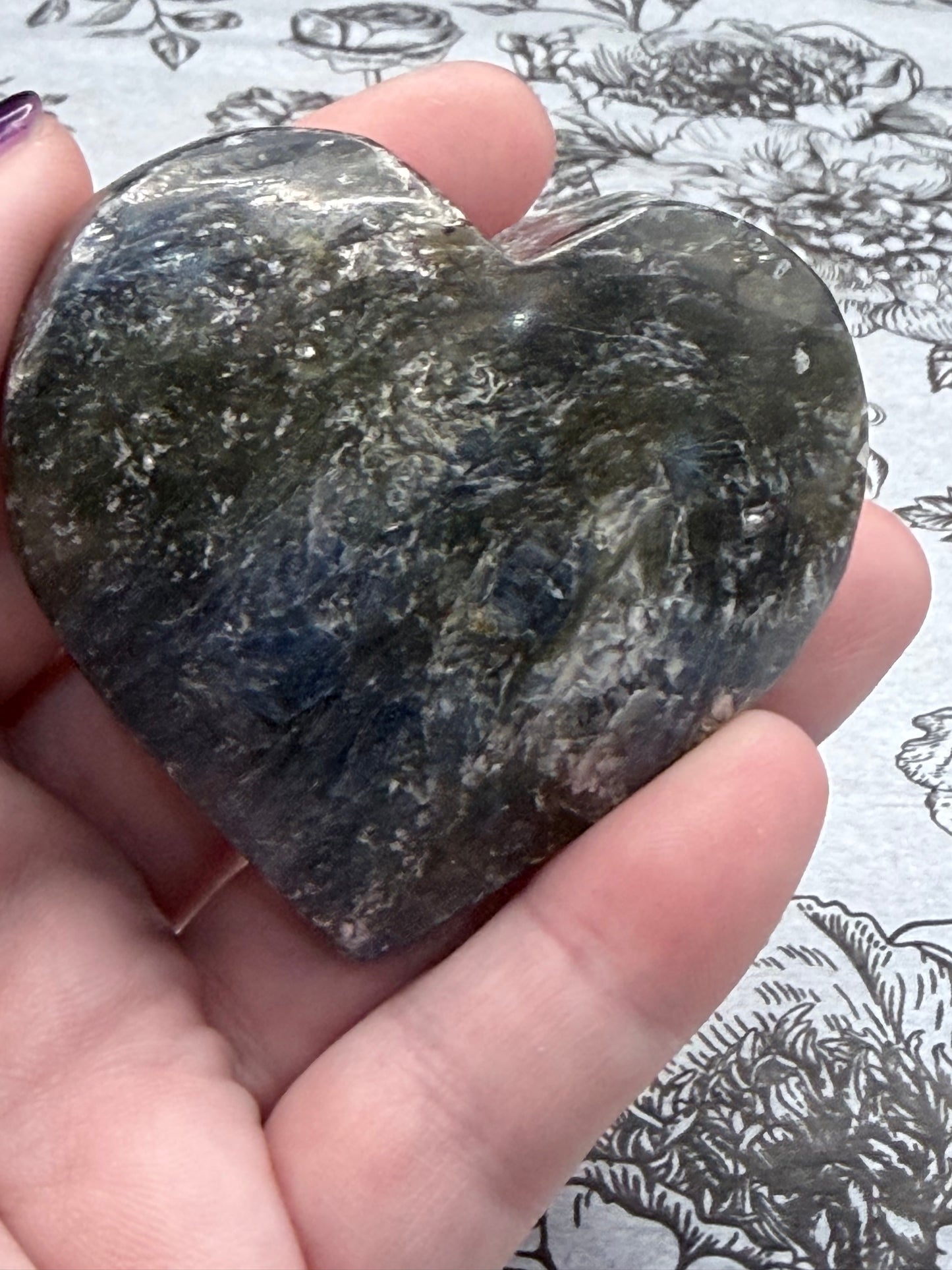 Kyanite Heart (Self-Standing)– 6.5 x 5.6cm | 131g