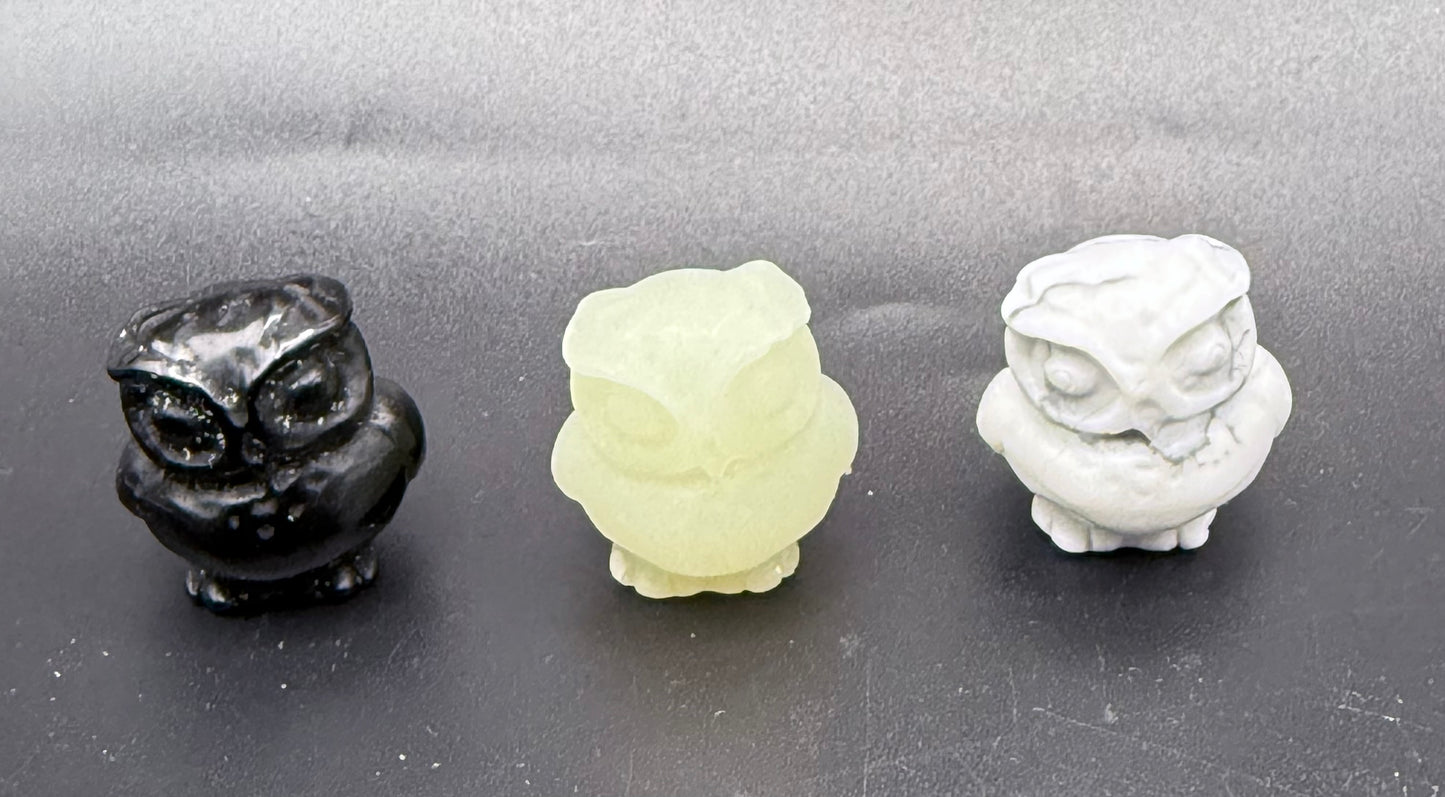 Honey Calcite Owl Carving – 3cm