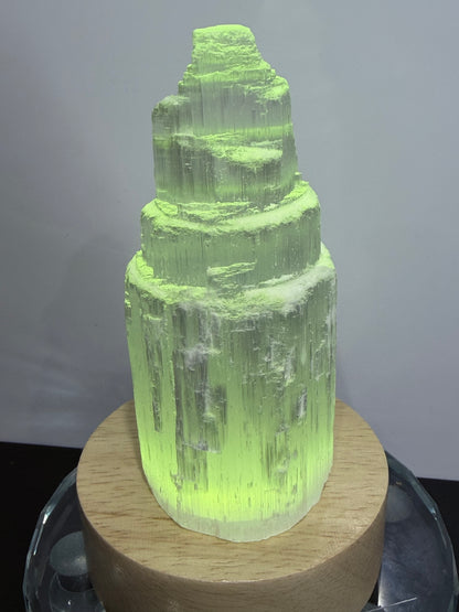 Selenite Tower Lamp with Colour-Changing LED Base – 10cm | 300g