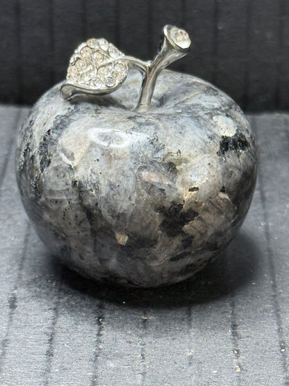 Larvikite Apple Carving 🍏🖤 (4.5cm)