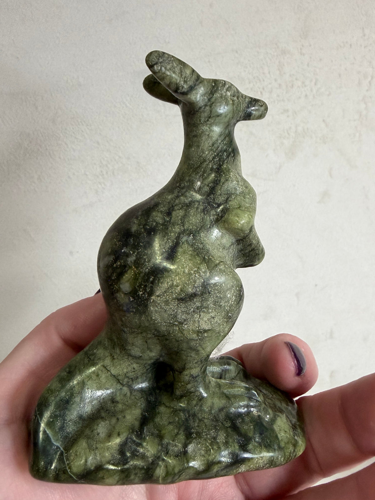 Green Serpentine Kangaroo Crystal Carving – 10cm