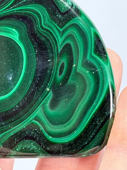 Malachite Freeform With Stand – 5.7cm (A)