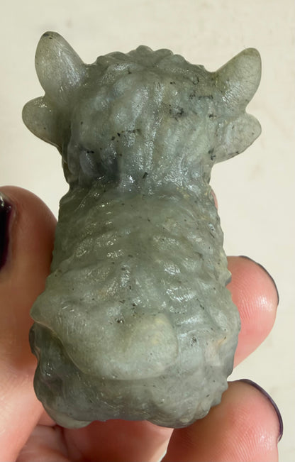 Highland Cow Labradorite Carving – 5–6 cm