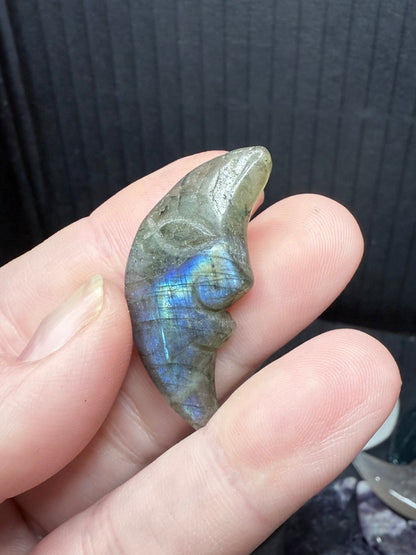 Small Moon Face Carvings (Assorted Crystals)