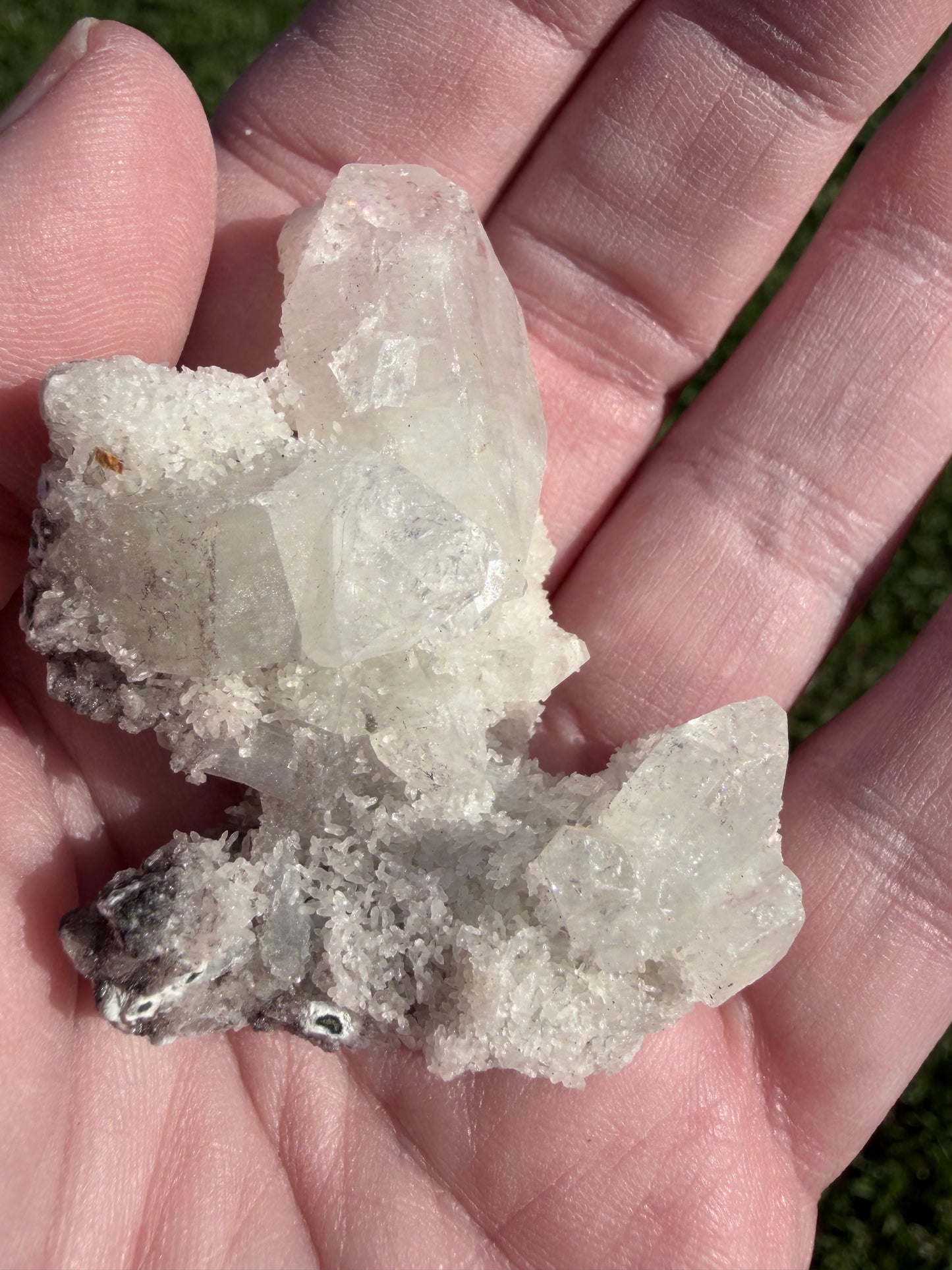 Jalgaon Apophyllite on Chalcedony with Celadonite | 33g