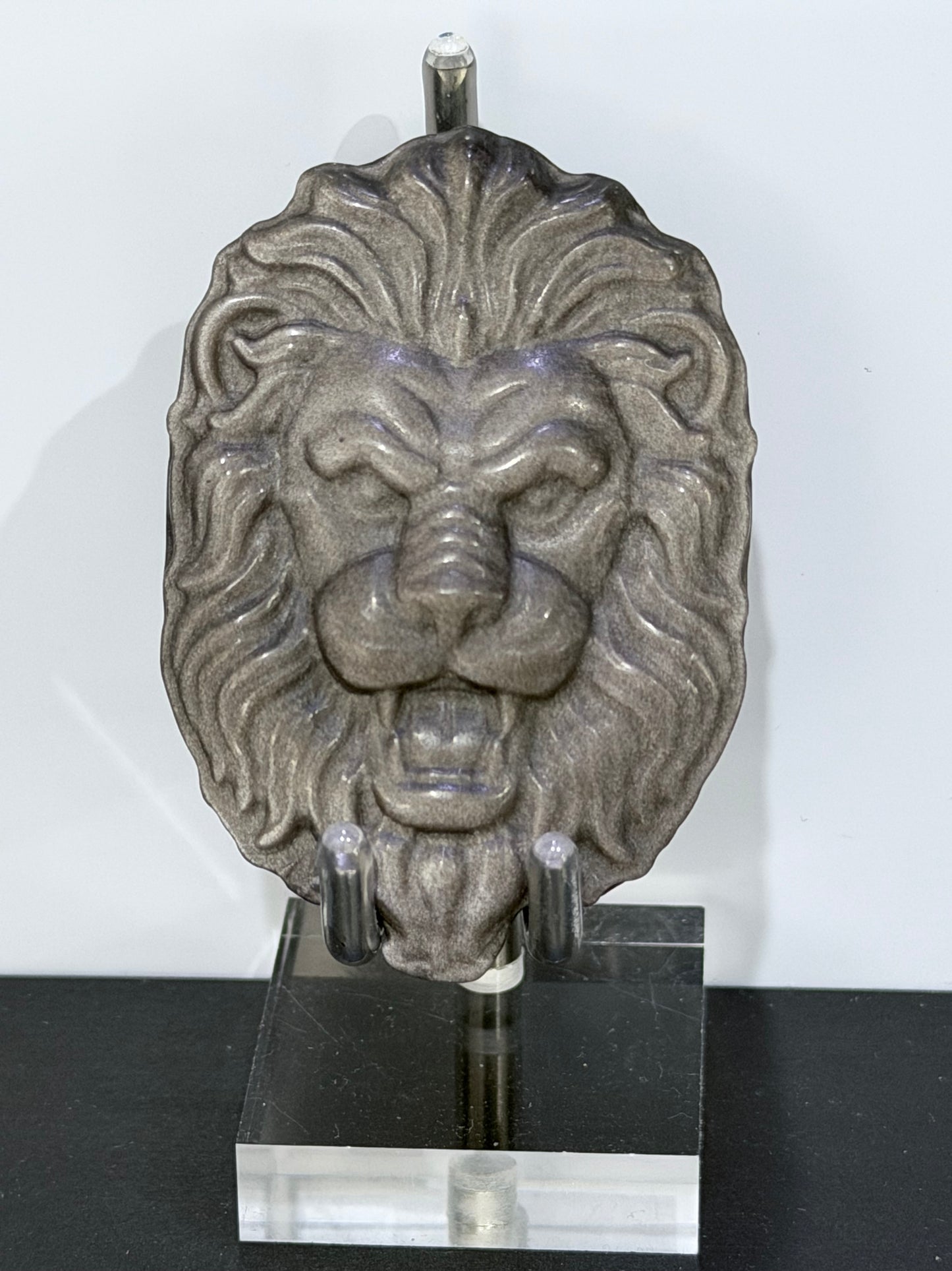 Silver Sheen Obsidian Lion Head Carving – 6.5cm