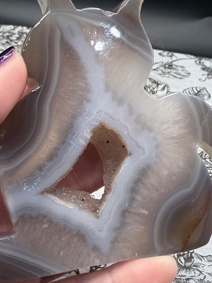 Druzy Banded Agate Cat “Geode Window” — 180g | 9.5 x 9.2cm