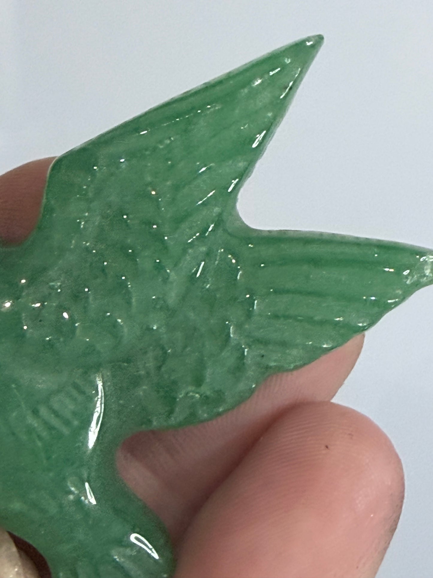 Green Aventurine Hummingbird Carving – 5cm with Stand