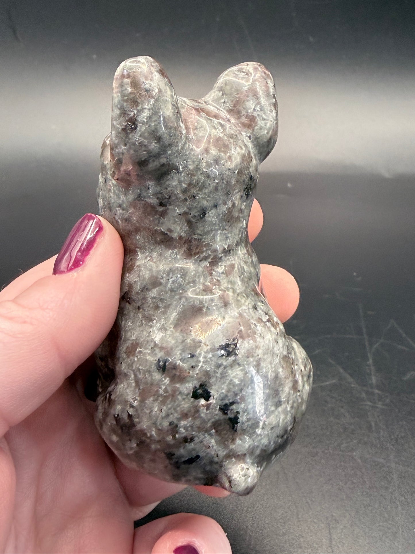 Yooperlite French Bulldog Carving 8.5cm