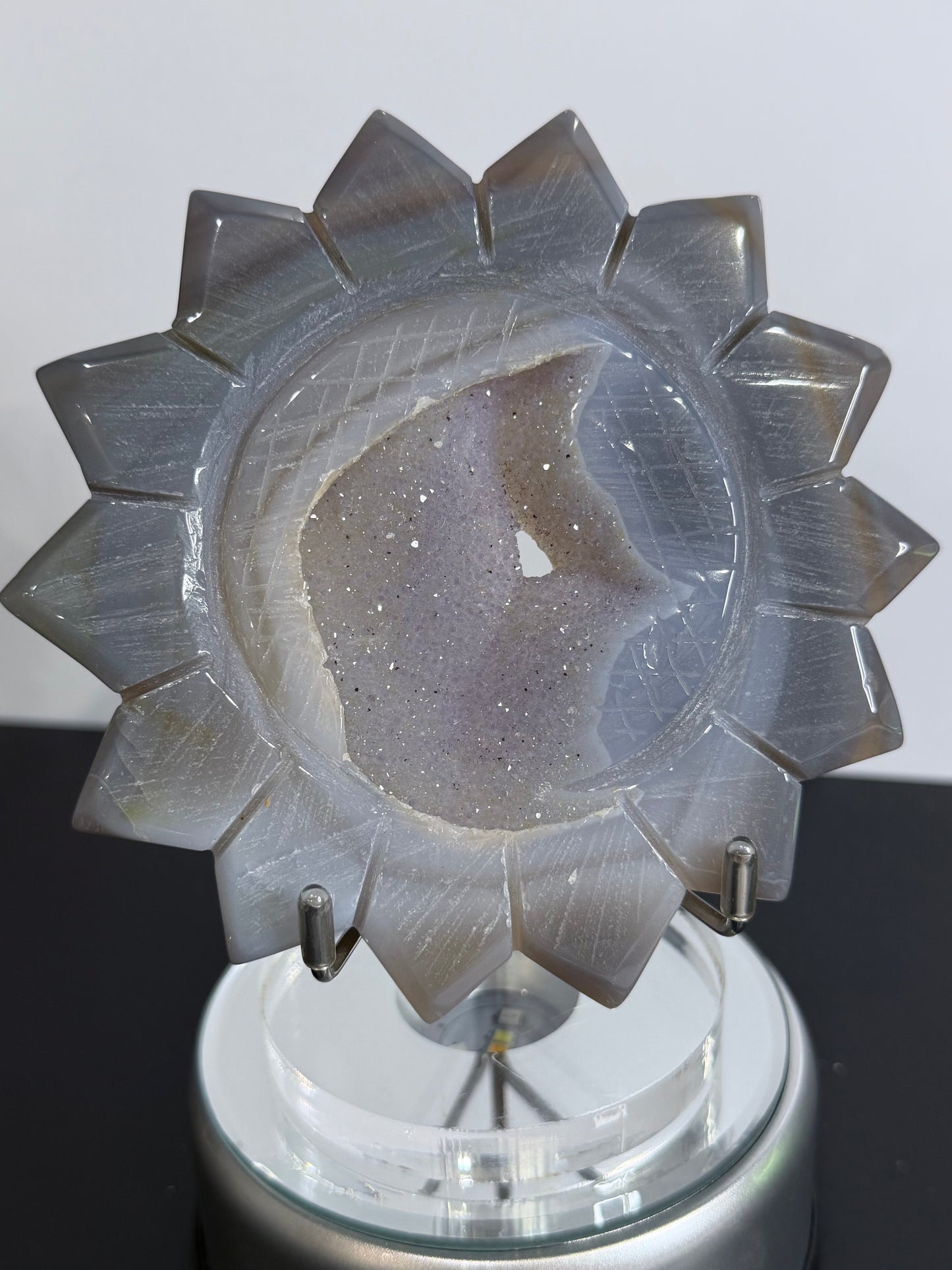 Agate Druzy Sunflower Carving with Acrylic Display Stand – 12.5cm | 262g