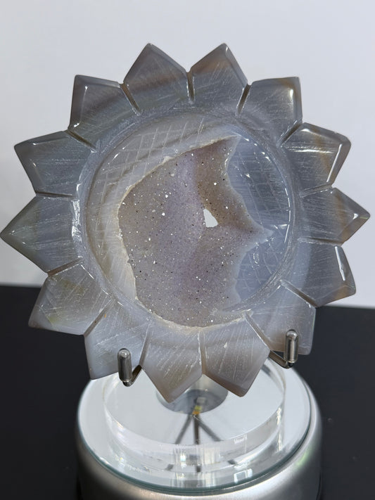 Agate Druzy Sunflower Carving with Acrylic Display Stand – 12.5cm | 262g