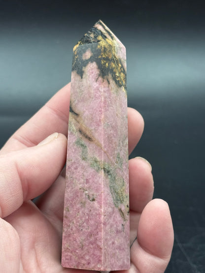 Rhodonite Tower – 10cm | 163g - Crystal wonderland By Lisa