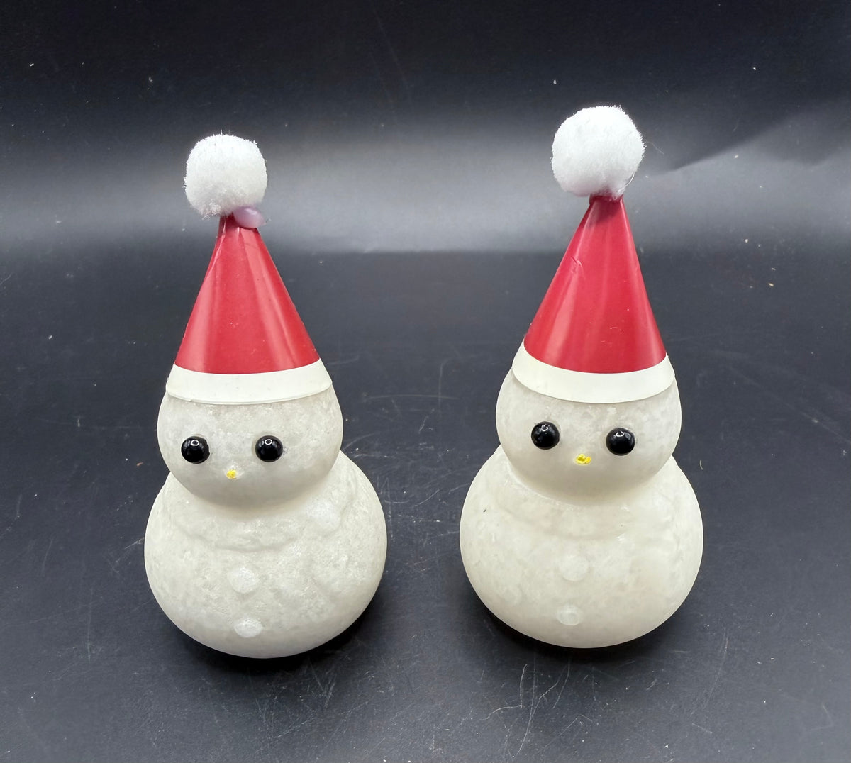 Snowman Sparkling White Marble Carving with Santa Hat – 8 cm
