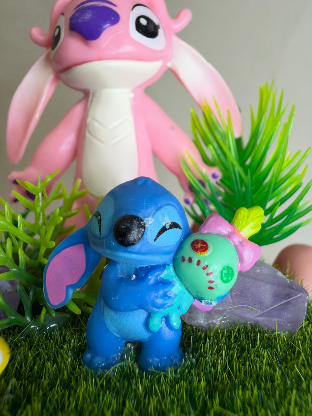 Angel & Stitch with Scrump Amethyst Crystal Garden – 6cm
