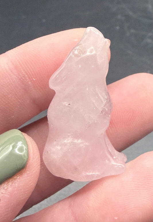Rose Quartz Wolf Carving – 3.2cm
