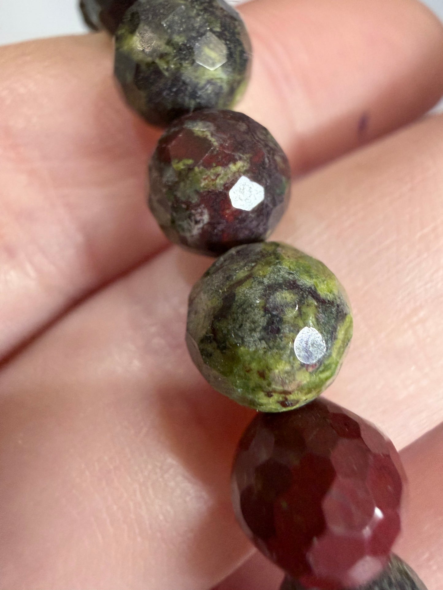 8mm Dragon Blood Jasper Faceted Bracelet

Strength • Courage • Vitality