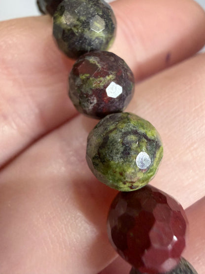 8mm Dragon Blood Jasper Faceted Bracelet

Strength • Courage • Vitality