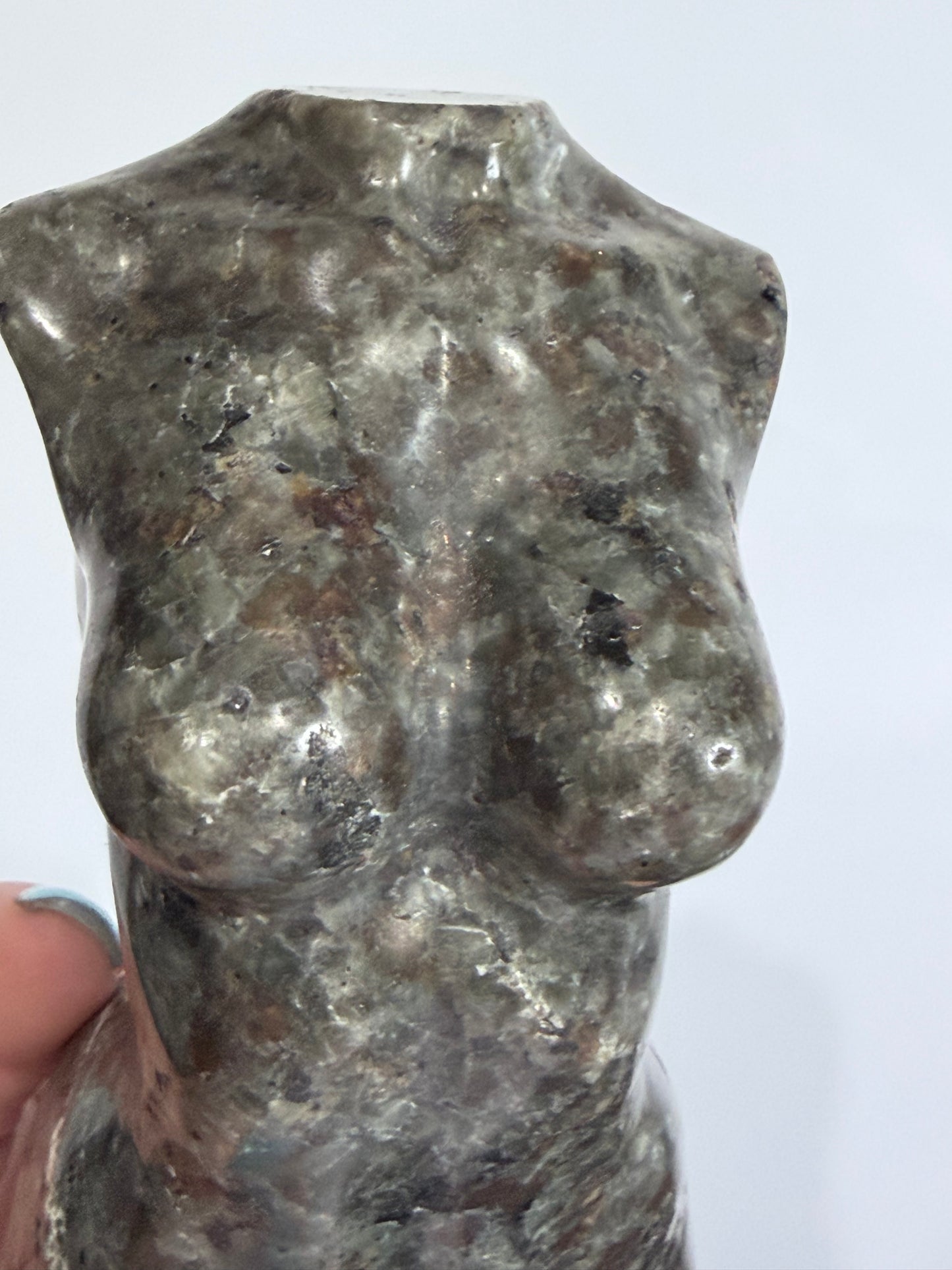 Yooperlite Goddess Torso – UV Reactive - 562g 12cm