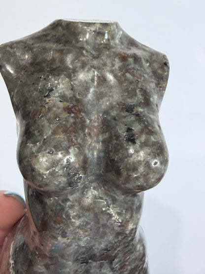 Yooperlite Goddess Torso – UV Reactive - 562g 12cm