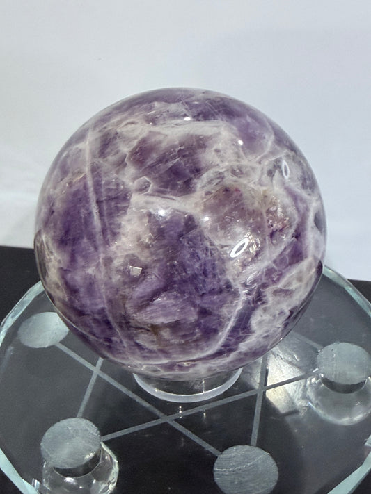 Dream Amethyst (Chevron Amethyst) Crystal Sphere – 7cm | 486g

Supports calm and stress relief
Enhances intuition and spiritual awareness
Encourages clarity and balanced thinking