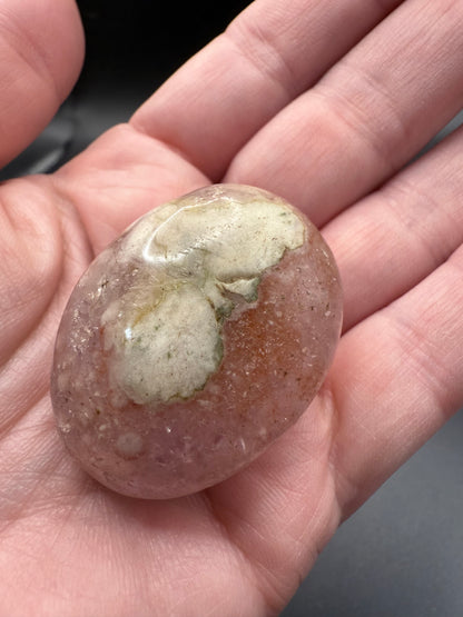 Flower Agate Mini Palm Stones