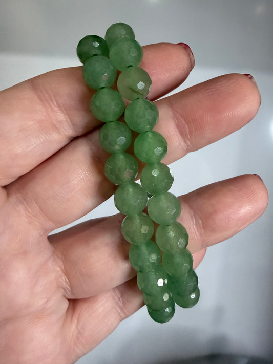 8mm Green Aventurine Faceted Bracelet

Luck • Prosperity • Heart Healing