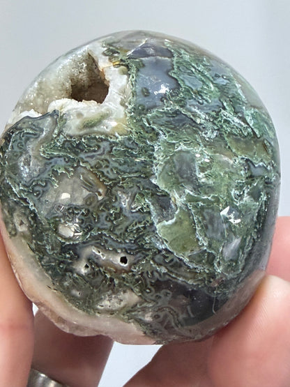 Moss Agate Druzy Skull – 6.5cm 265g