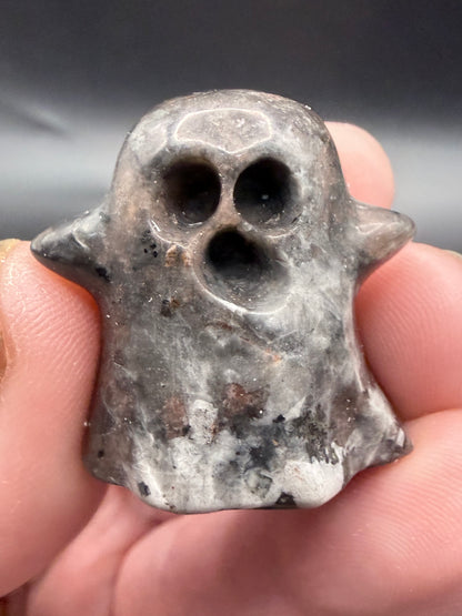 UV Reactive Ghost Carving – Yooperlite 3cm