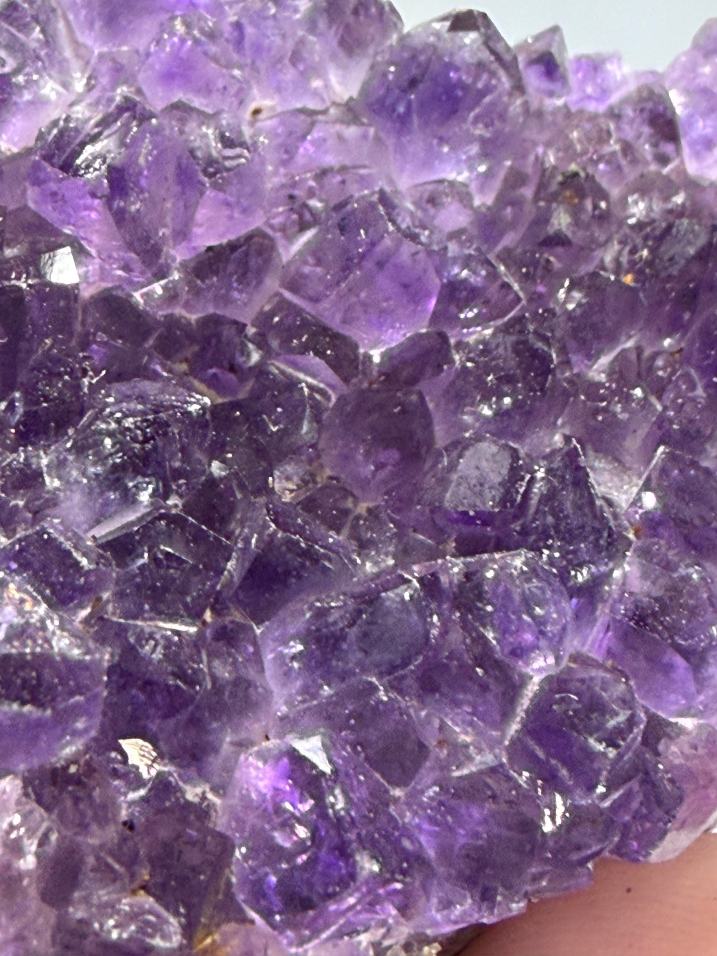 Amethyst Druzy Heart Cluster With Stand – 5cm (B)