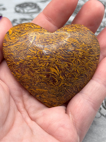 Calligraphy Stone Heart (Calligraphy Jasper / Mariyam Jasper) – 113g | 6 x 5.4cm