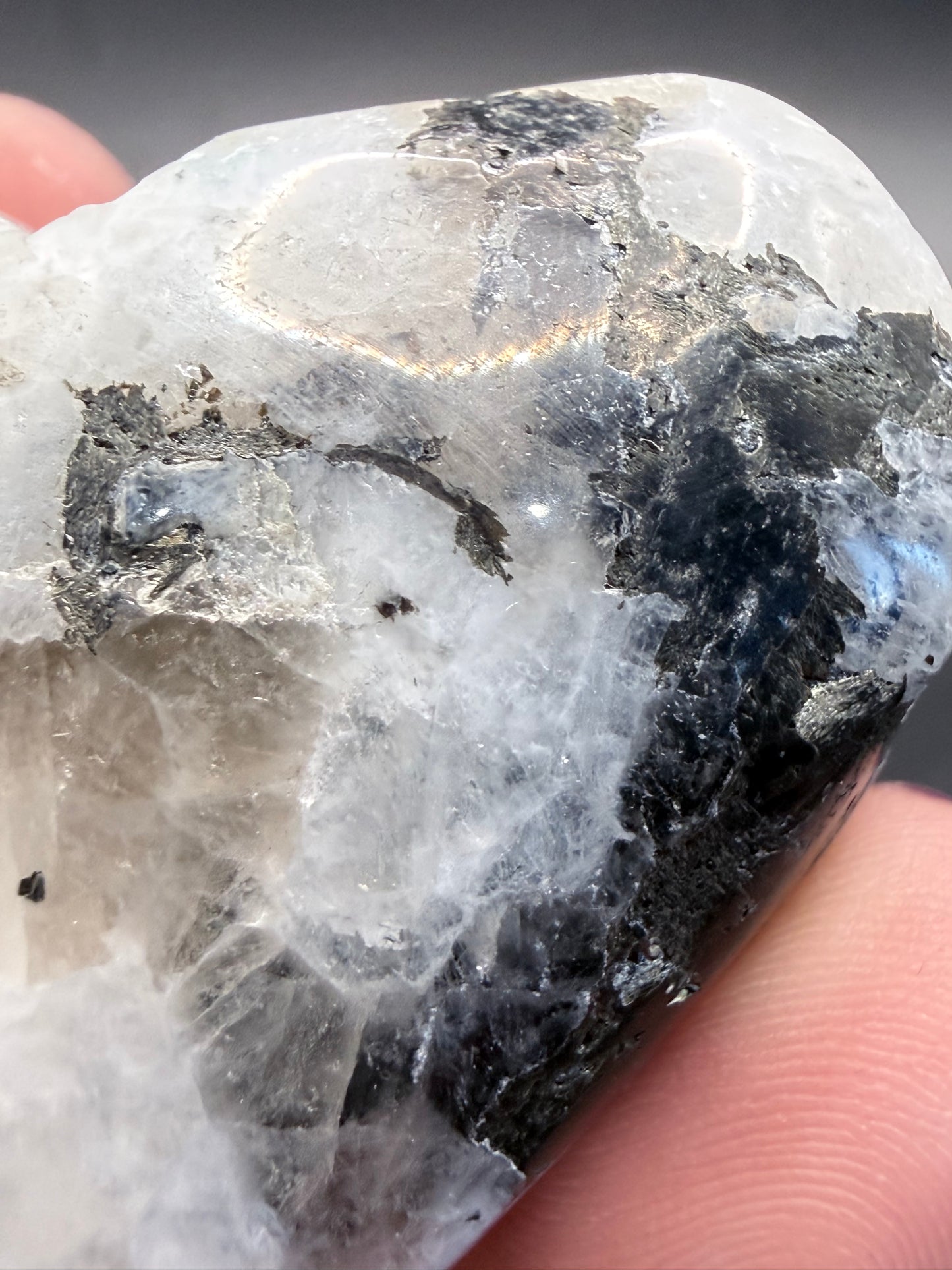 Rainbow Moonstone Heart (White Labradorite) with Black Tourmaline & Silver Mica – 5cm (50–60g)