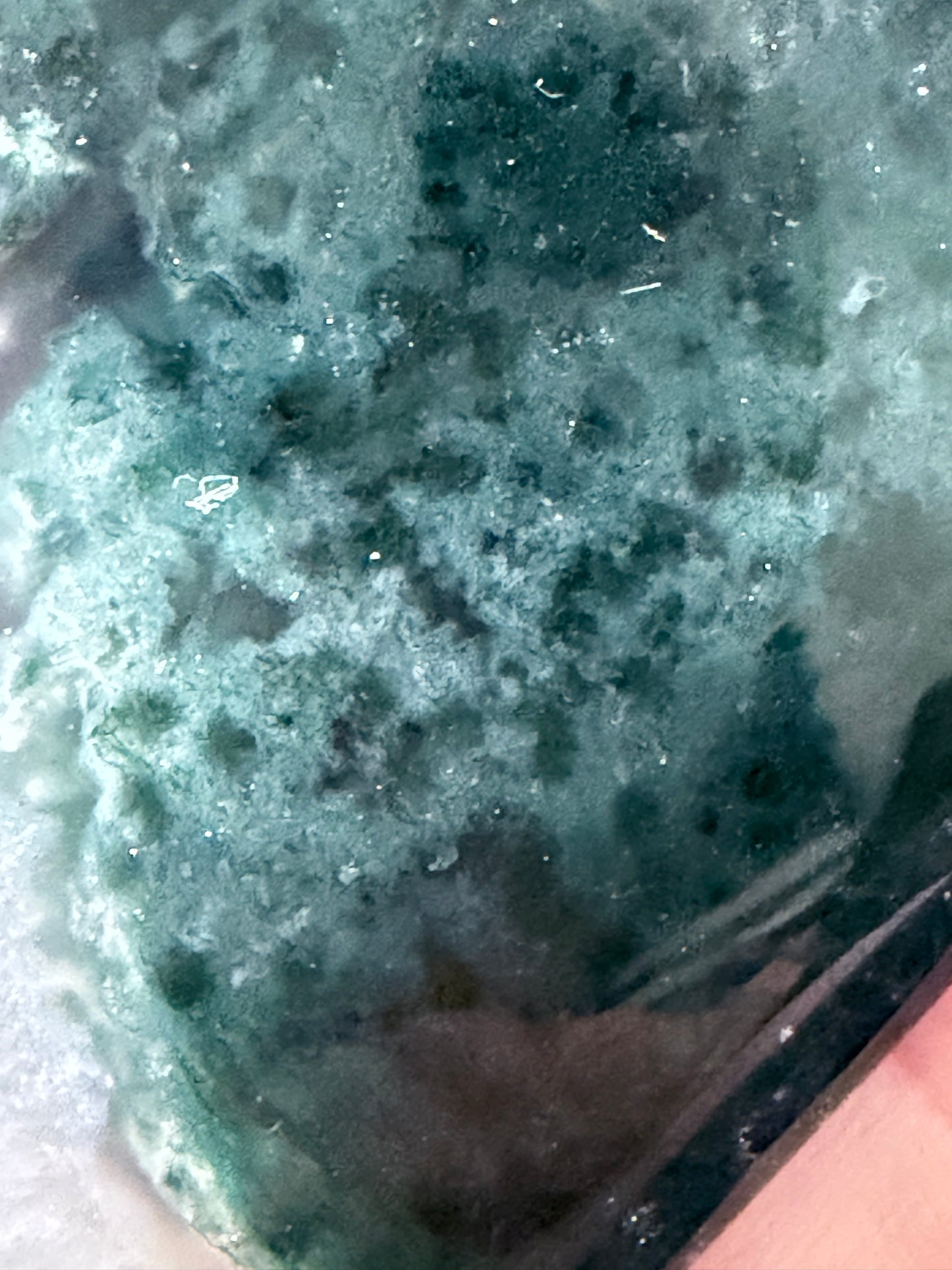 Natural Moss Agate Heart – Crystal Heart with Quartz Feature | 6.6 x 5.8 cm | 79g D