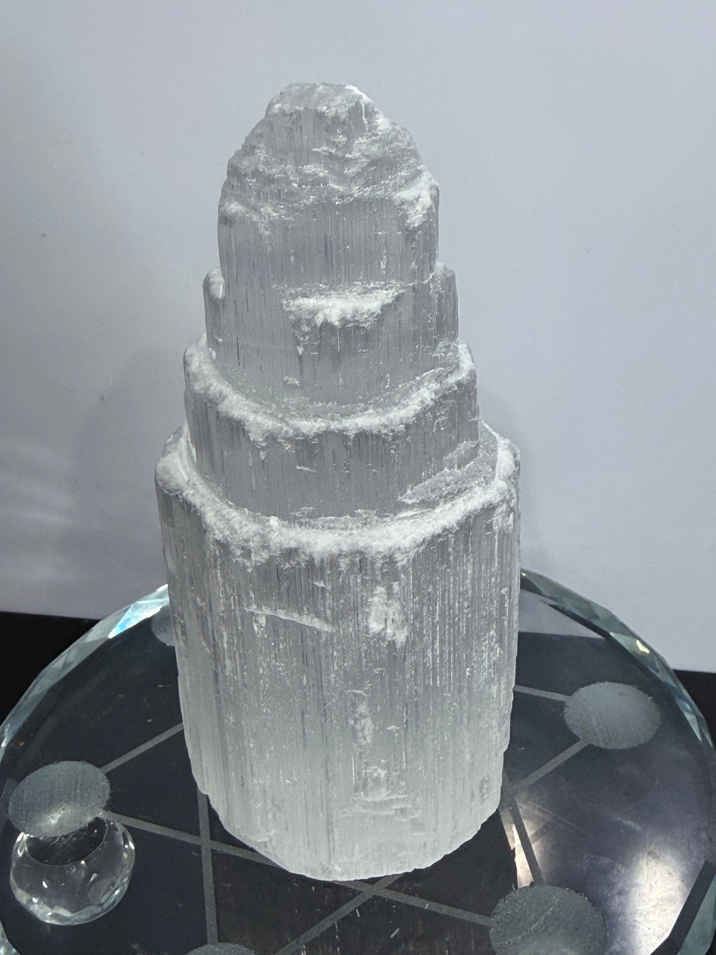 Selenite Tower Lamp with Colour-Changing LED Base – 10cm | 300g