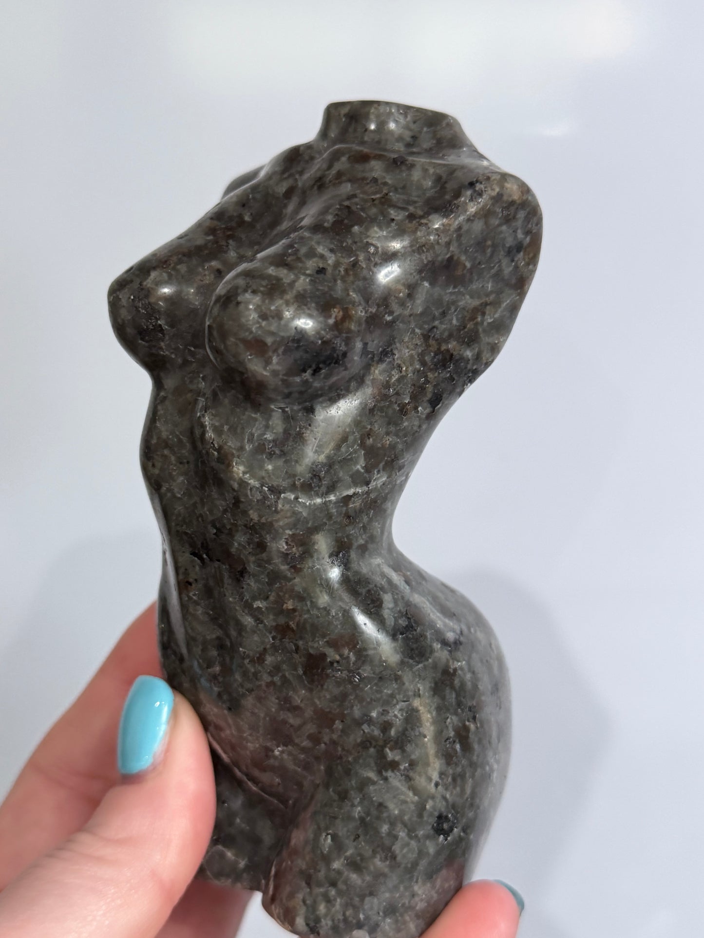 Yooperlite Goddess Torso – UV Reactive - 562g 12cm