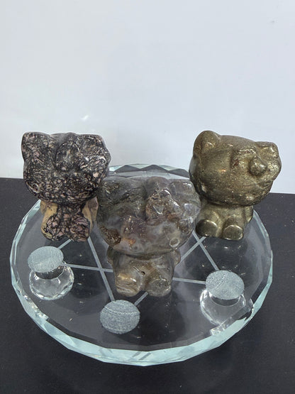 Hello Kitty Moss Agate Crystal Carving – 5cm Druzy Pocket