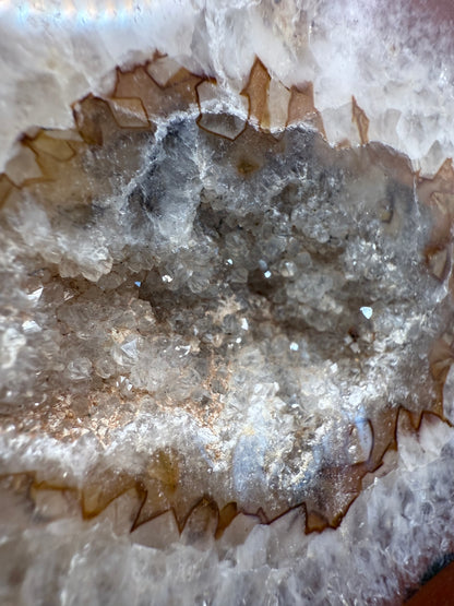 Carnelian Agate Druzy Heart on Stand (10.3 × 11.5 cm)