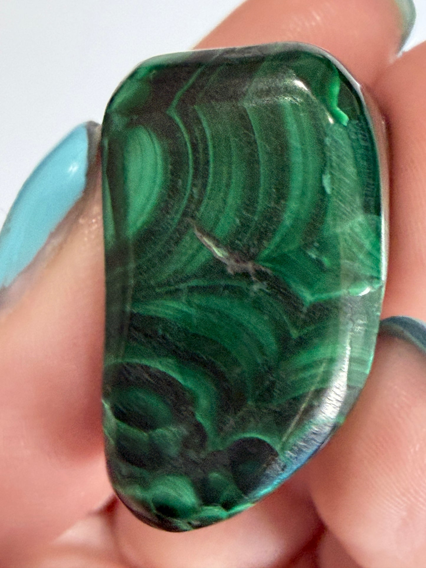 Malachite Tumble Stone – Natural Banded Patterns E -