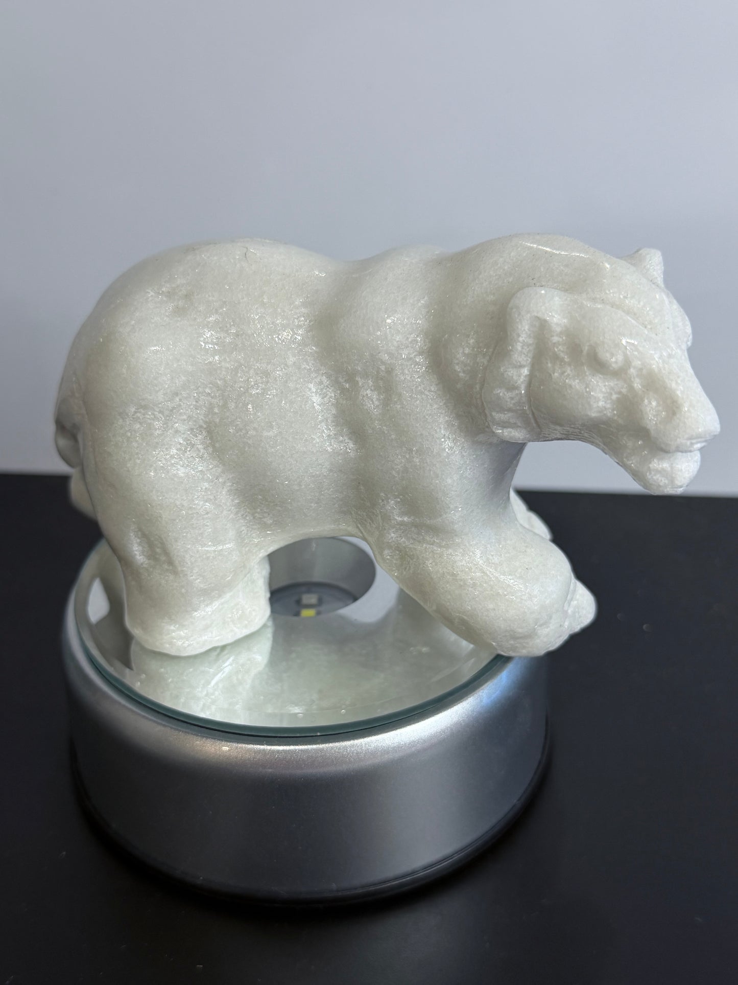 White Jade Polar Bear Crystal Carving – 13 cm | 547 g