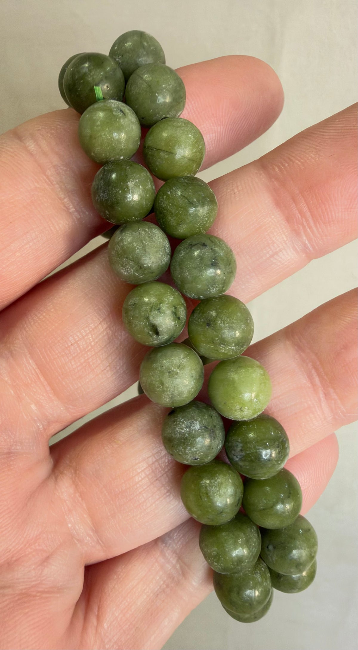 8mm Green Serpentine Bracelet